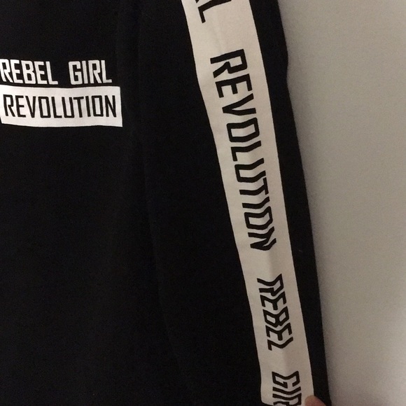 Rebel girl revolution crew neck - Picture 2 of 2
